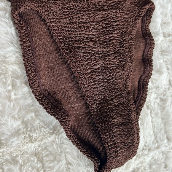 Hunza G Domino One Piece in Metallic Chocolate - Picture 7 of 11